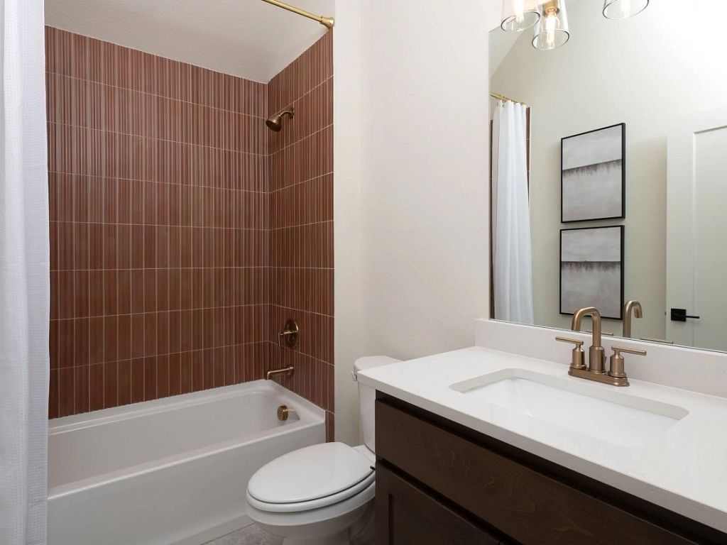 Lagos Reserve - Graham Interior Image 15