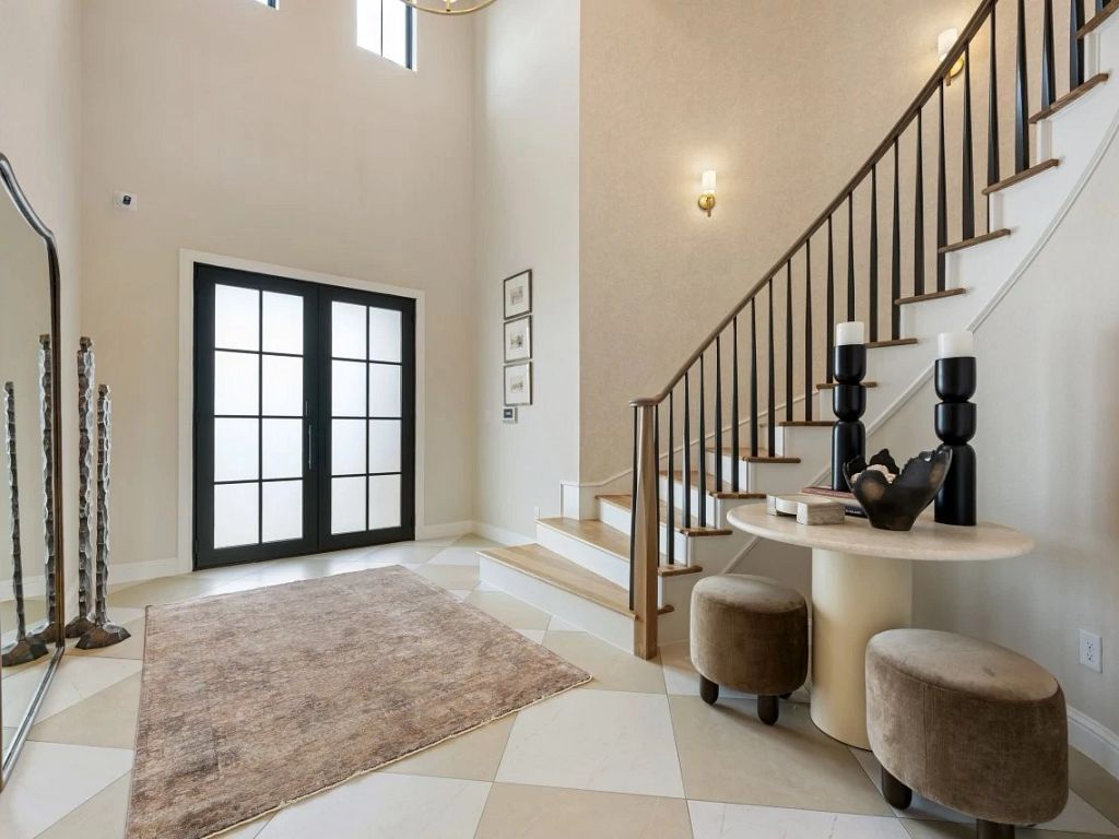La Cima - Ashlyn Interior Image 2