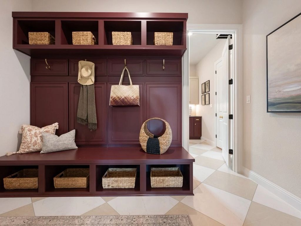 La Cima - Ashlyn Interior Image 18