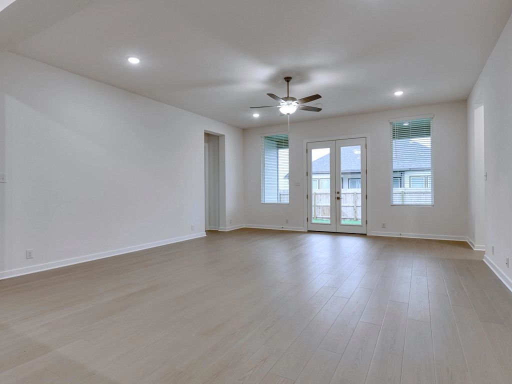 Saddlebrook Ranch - Blanco Interior Image 4