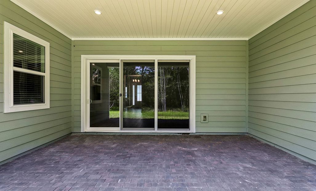 Spacious covered back lanai