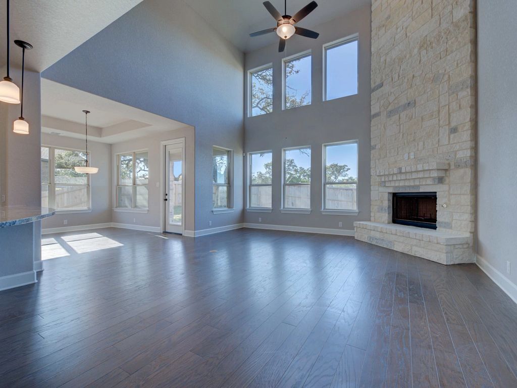 Sunday Creek at Kinder Ranch - Barnett Interior Image 4