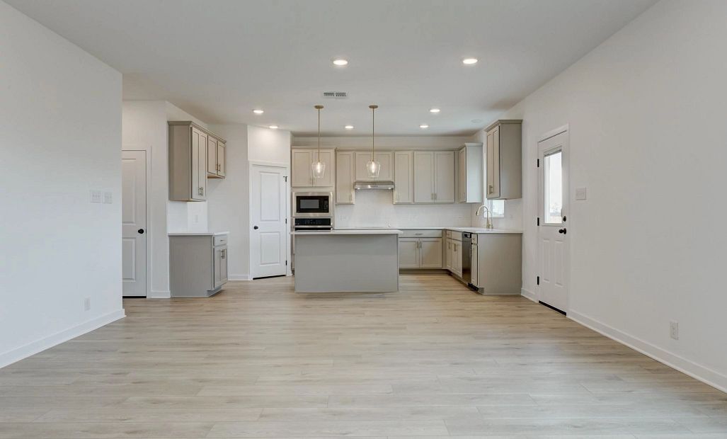 Kitchen, Breakfast, & Family