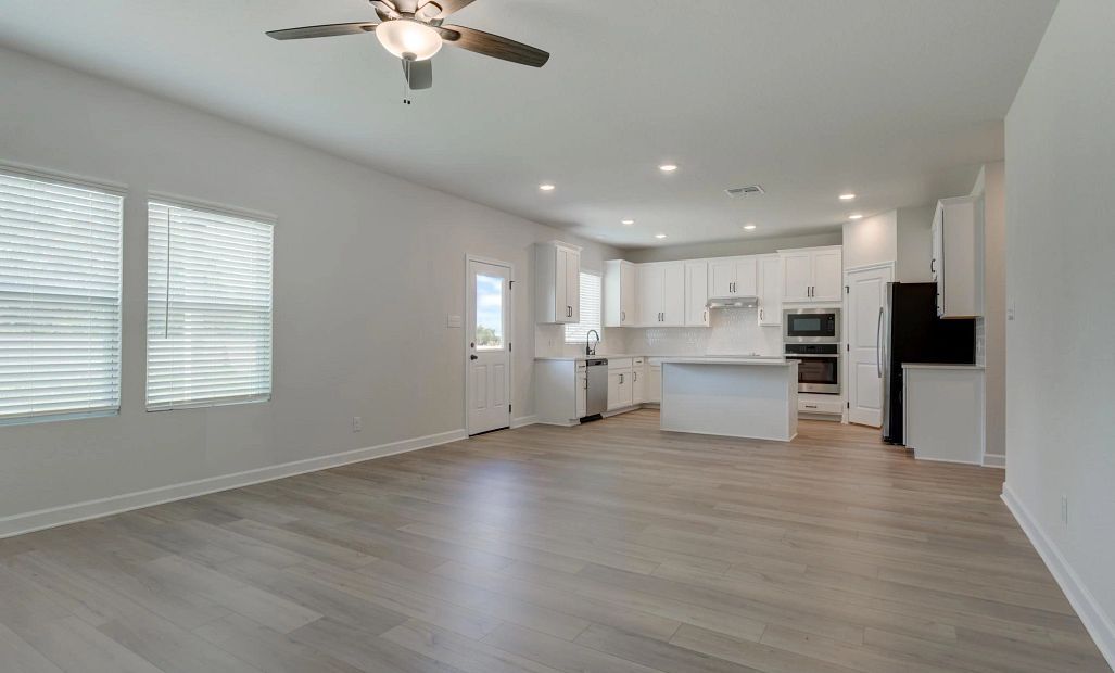Kitchen, Breakfast, & Family