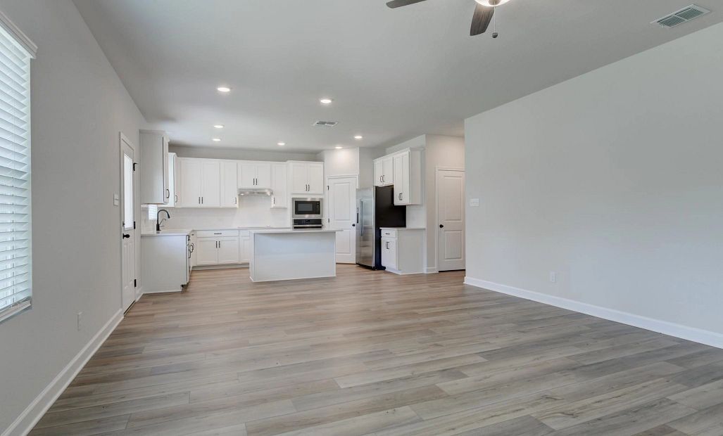 Kitchen, Breakfast, & Family