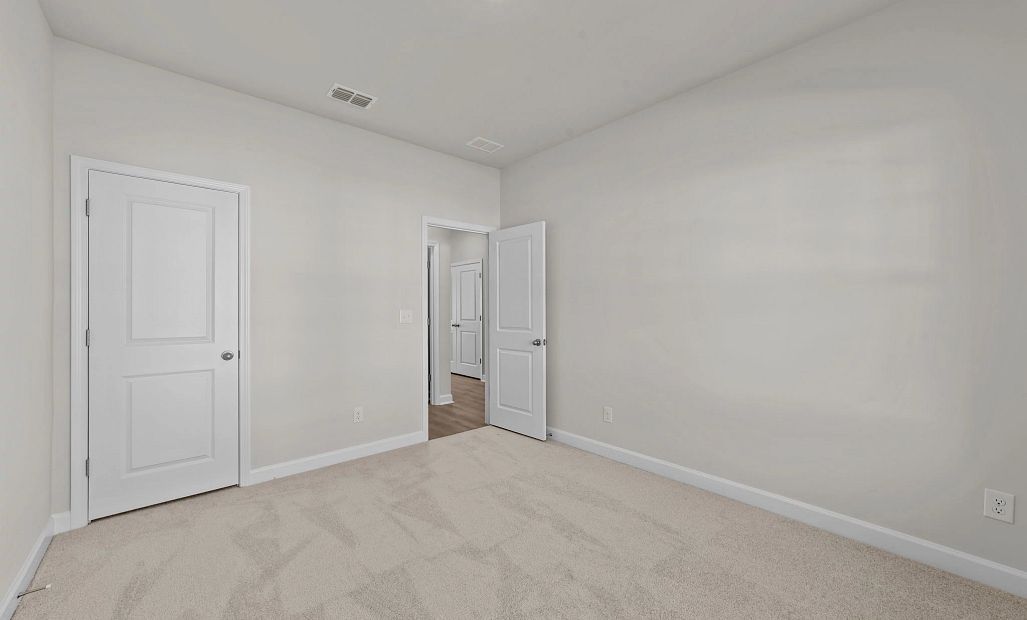 Similar Palmetto floorplan. Finishes and features may vary.