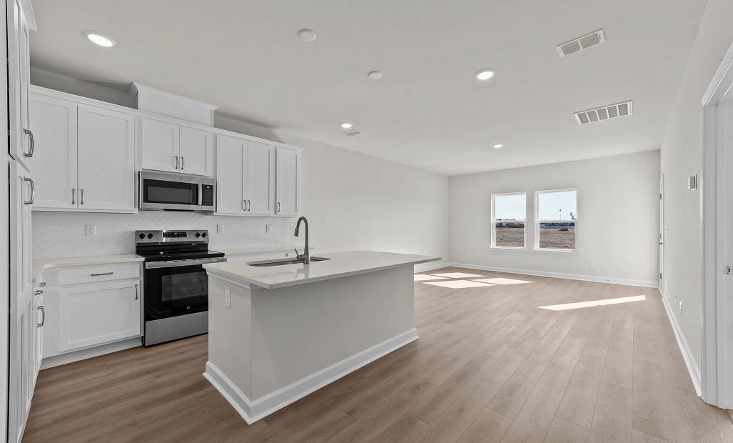 Similar Palmetto floorplan. Finishes and features may vary.