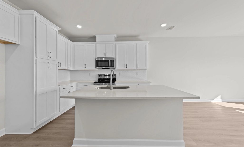Similar Palmetto floorplan. Finishes and features may vary.