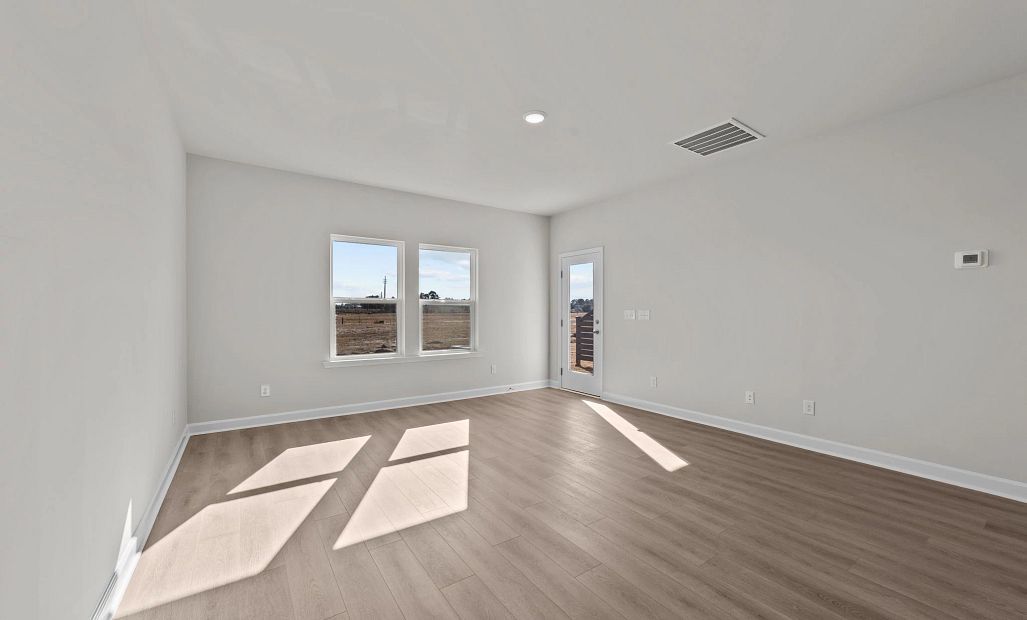 Similar Palmetto floorplan. Finishes and features may vary.