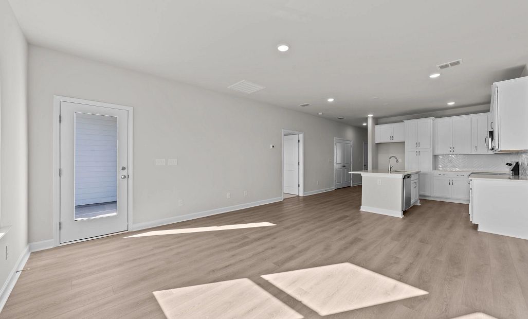 Similar Palmetto floorplan. Finishes and features may vary.