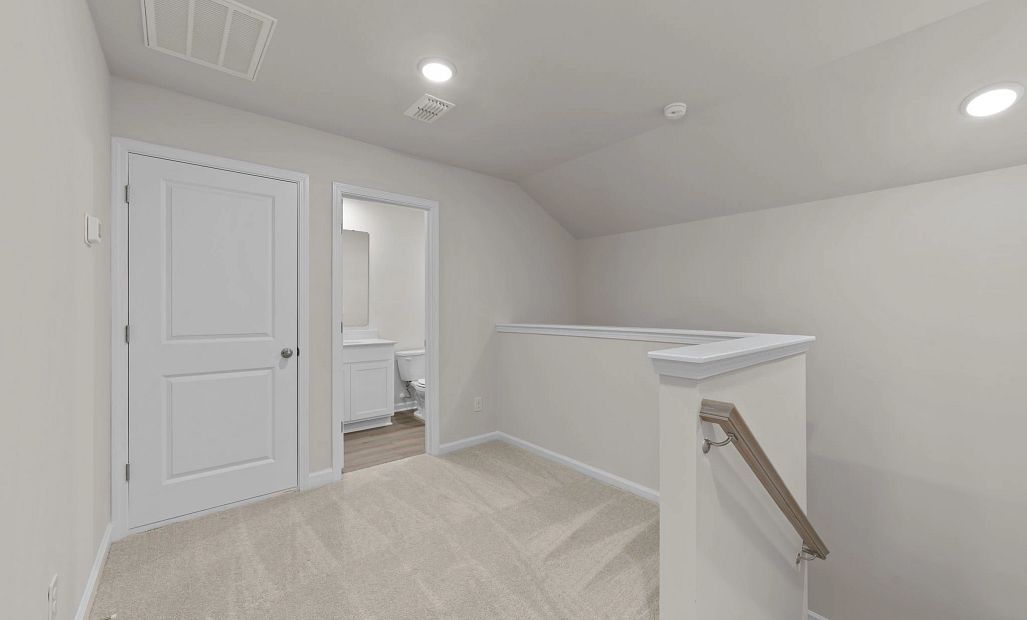 Similar Palmetto floorplan. Finishes and features may vary.
