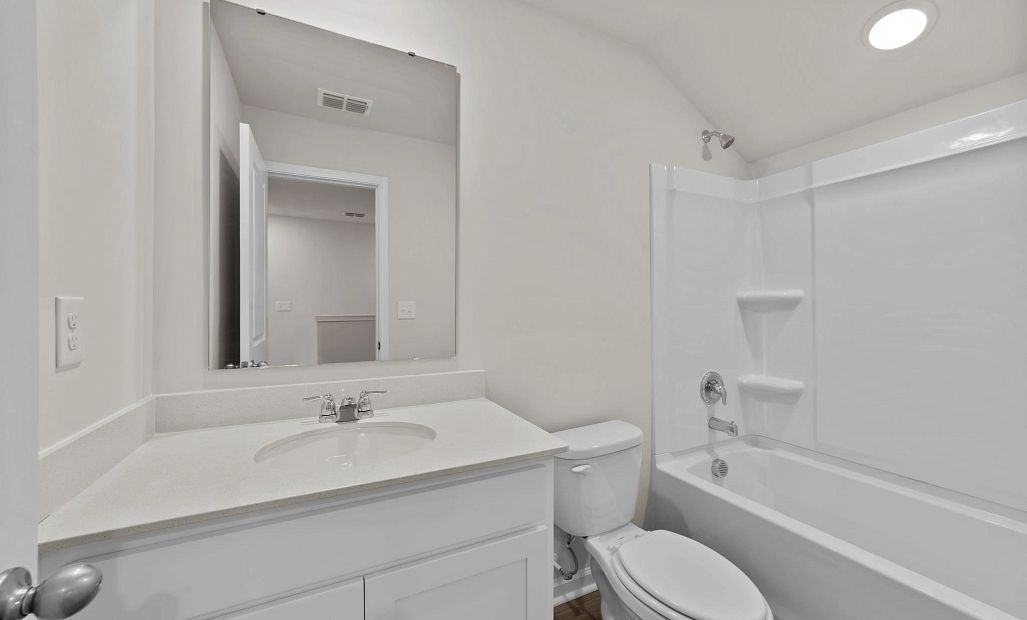 Similar Palmetto floorplan. Finishes and features may vary.