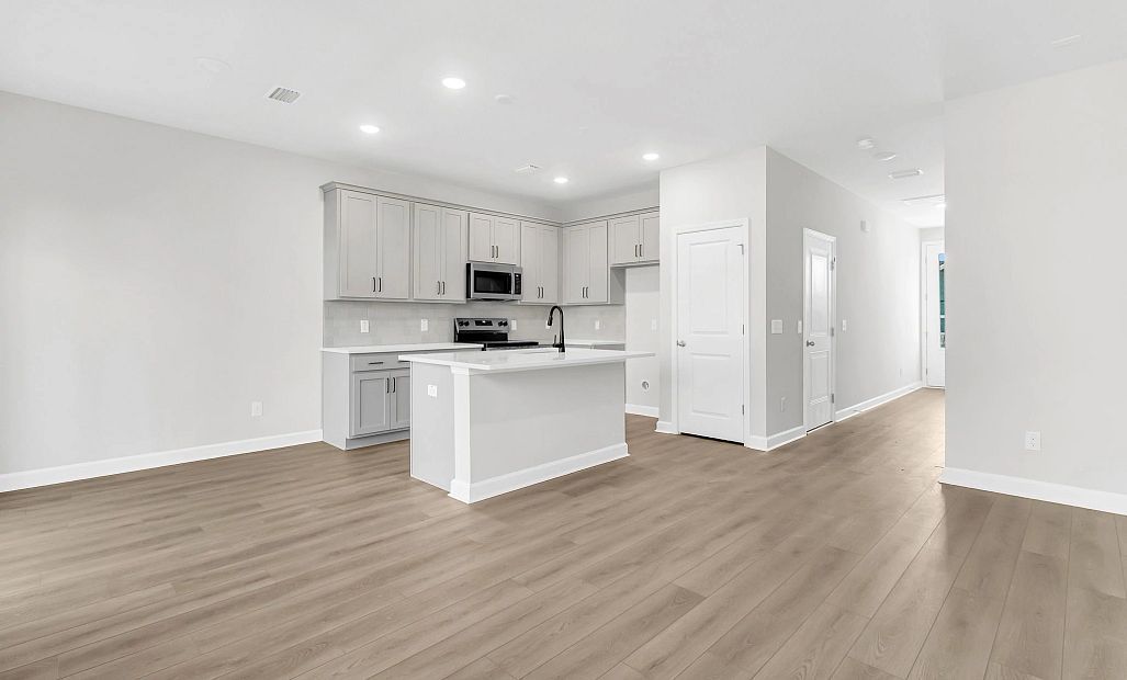 Similar Chartwell floorplan. Features and finishes may vary.