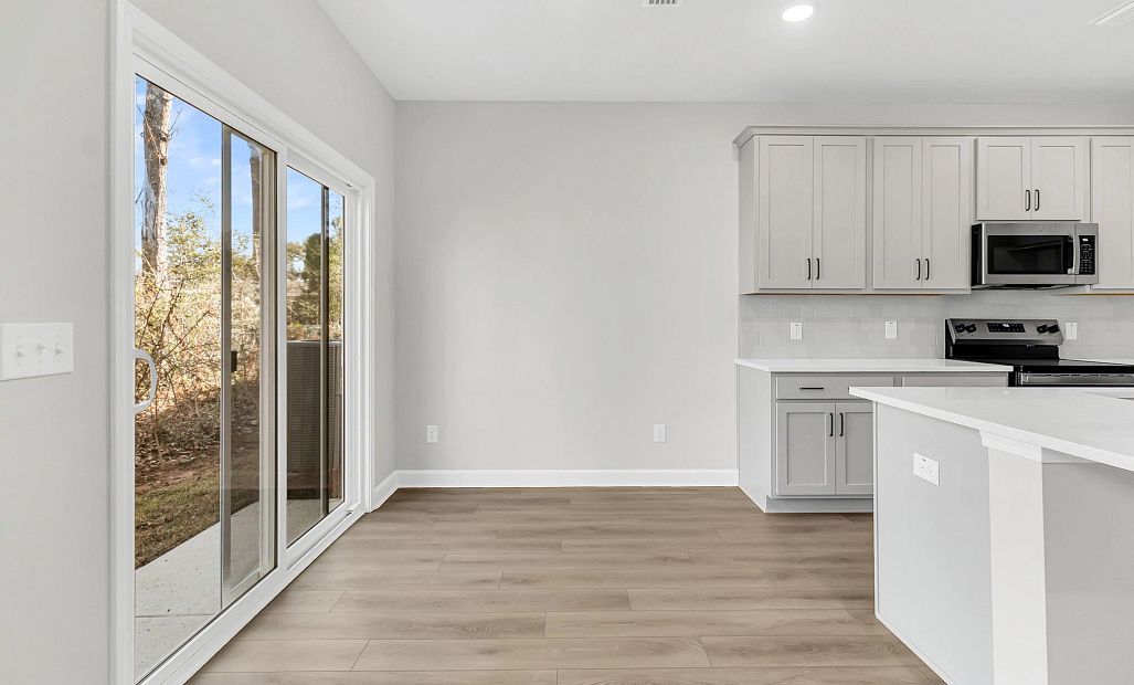 Similar Chartwell floorplan. Features and finishes may vary.