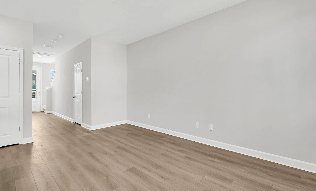 Similar Chartwell floorplan. Features and finishes may vary.