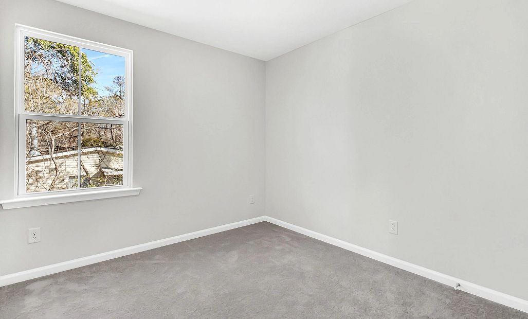 Similar Chartwell floorplan. Features and finishes may vary.