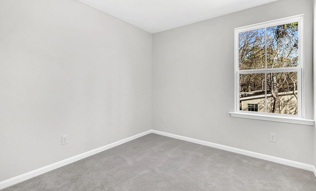 Similar Chartwell floorplan. Features and finishes may vary.
