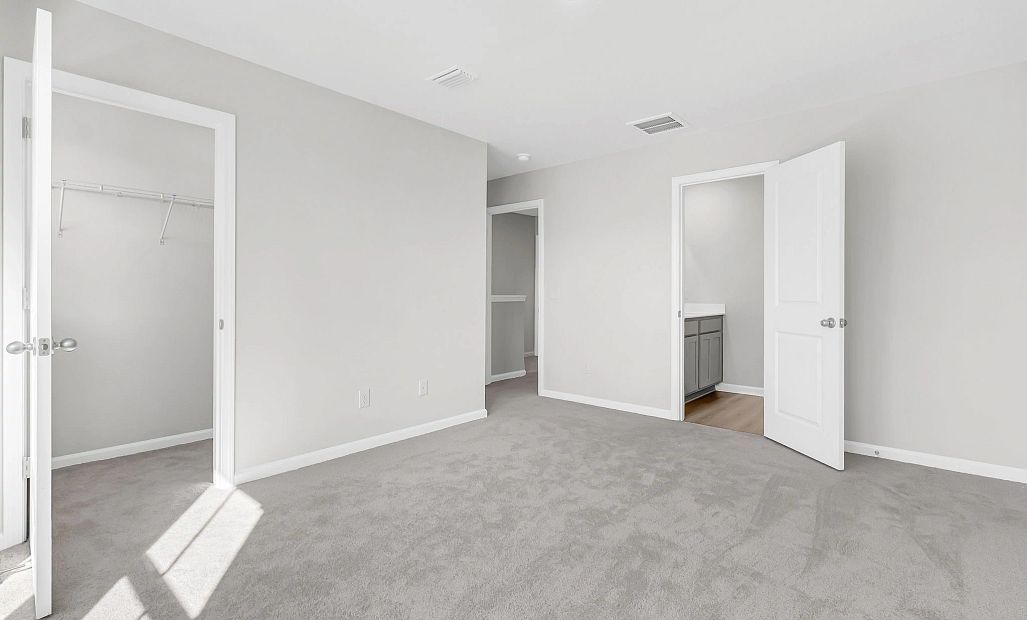 Similar Chartwell floorplan. Features and finishes may vary.