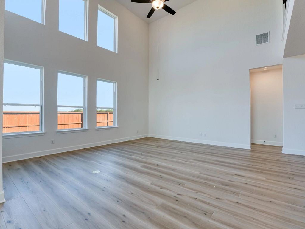 Sunday Creek at Kinder Ranch - Barnett Interior Image 13