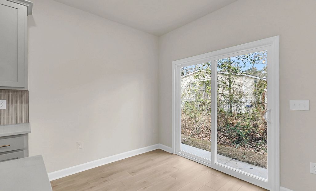Similar Chartwell floorplan. Features and finishes may vary.
