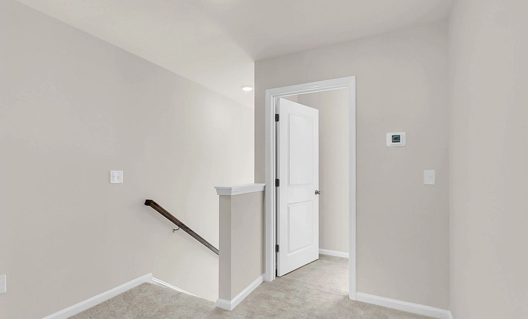 Similar Chartwell floorplan. Features and finishes may vary.