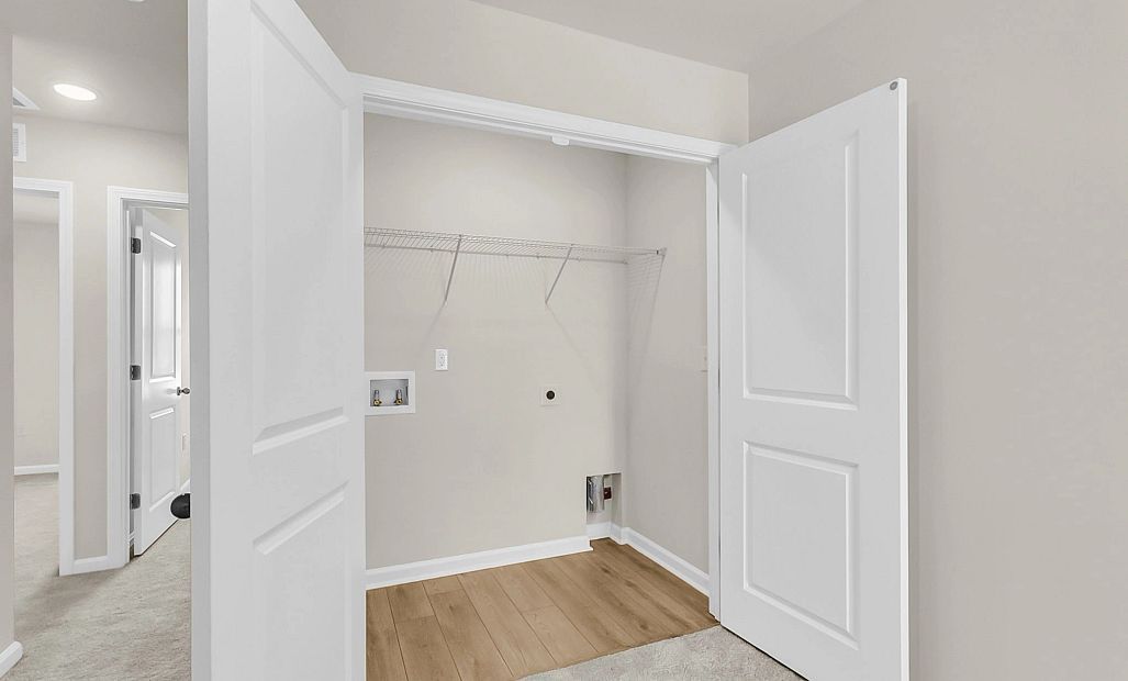 Similar Chartwell floorplan. Features and finishes may vary.