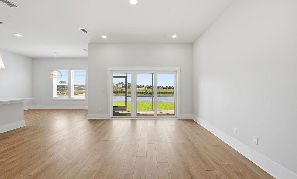 Similar Santorini floorplan. Features and finishes may vary.