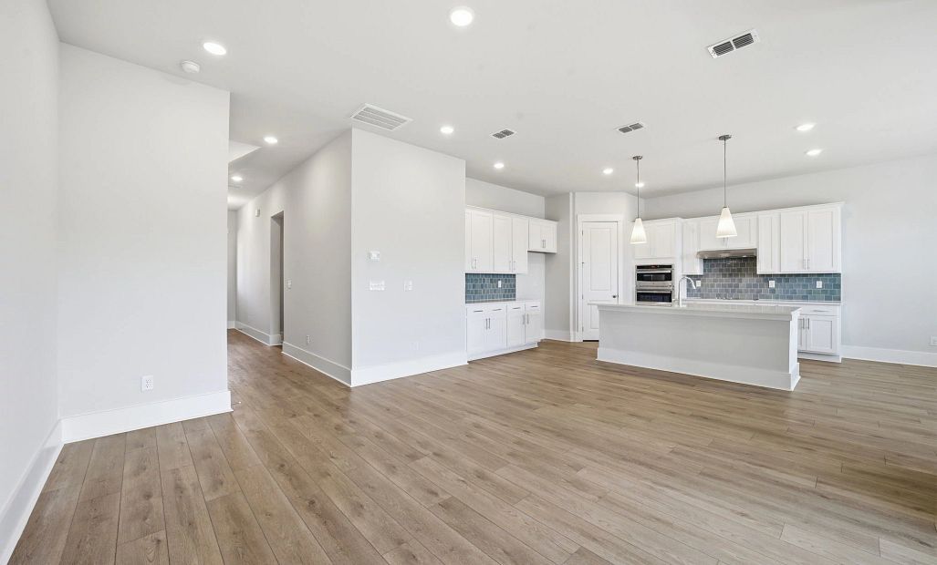 Similar Santorini floorplan. Features and finishes may vary.