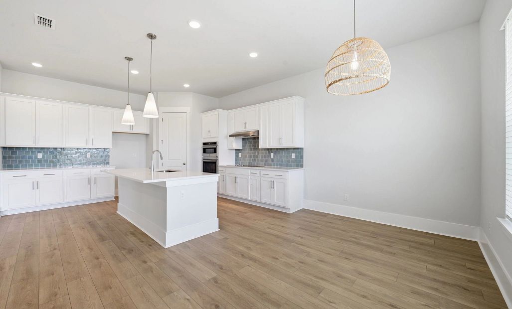 Similar Santorini floorplan. Features and finishes may vary.