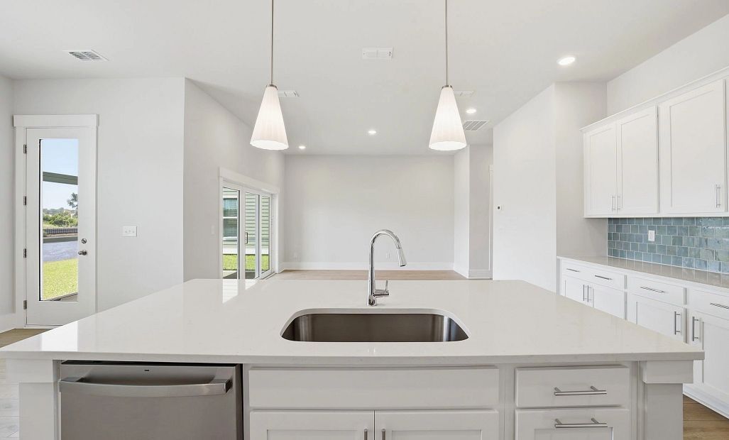 Similar Santorini floorplan. Features and finishes may vary.