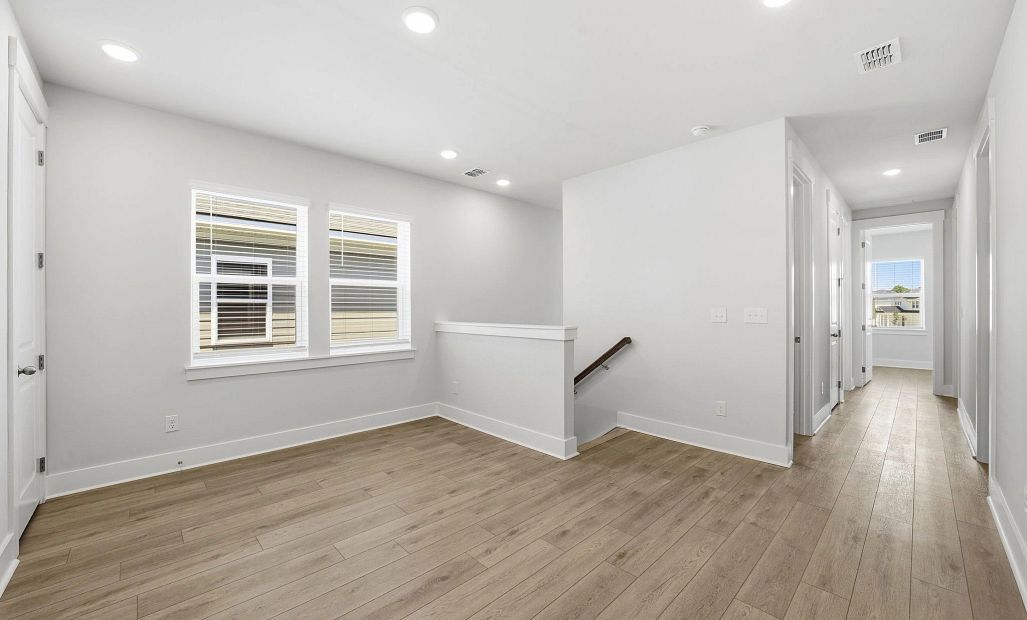 Similar Santorini floorplan. Features and finishes may vary.