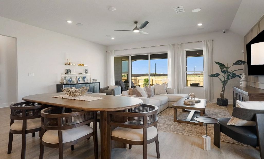 Family Room & Breakfast Area