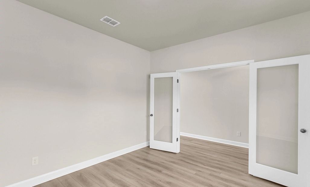 Similar Monroe floorplan with the Timeless Collection. Features and finishes may vary.