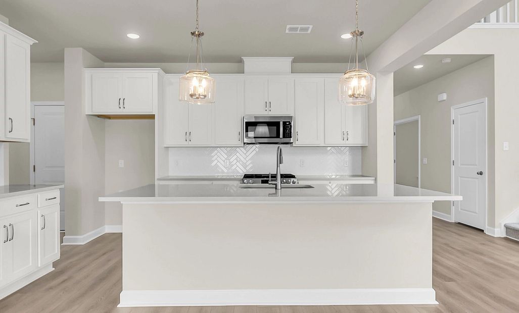 Similar Monroe floorplan with the Timeless Collection. Features and finishes may vary.
