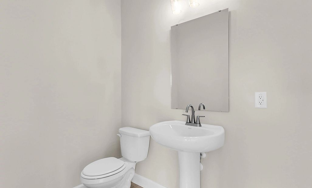 Similar Monroe floorplan with the Timeless Collection. Features and finishes may vary.