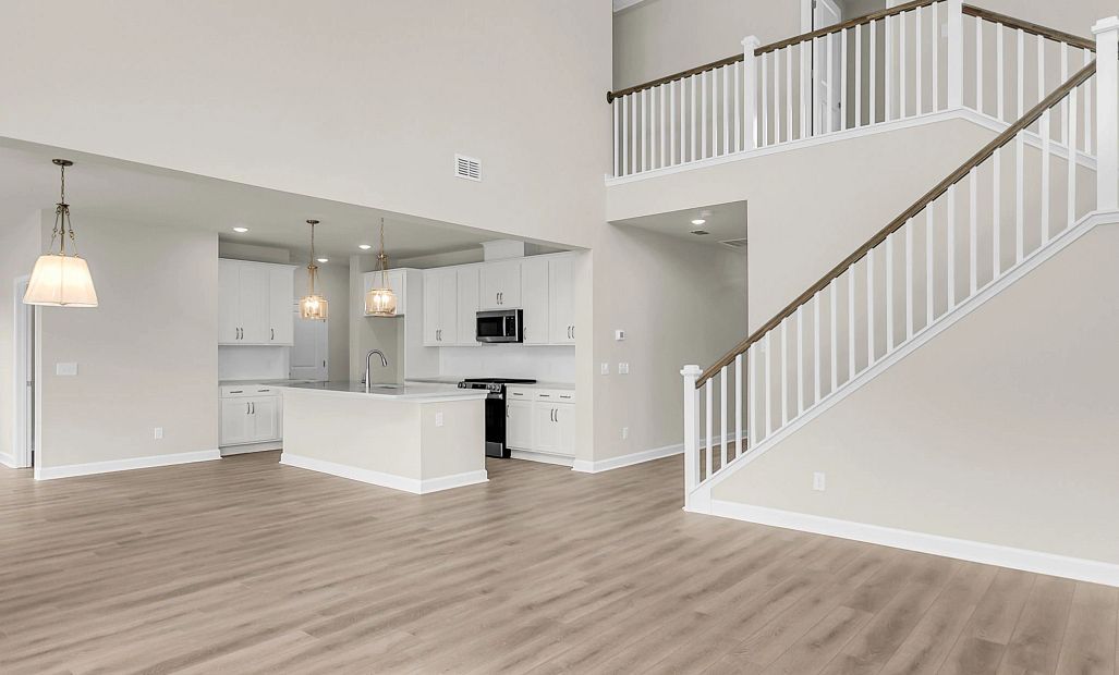 Similar Monroe floorplan with the Timeless Collection. Features and finishes may vary.