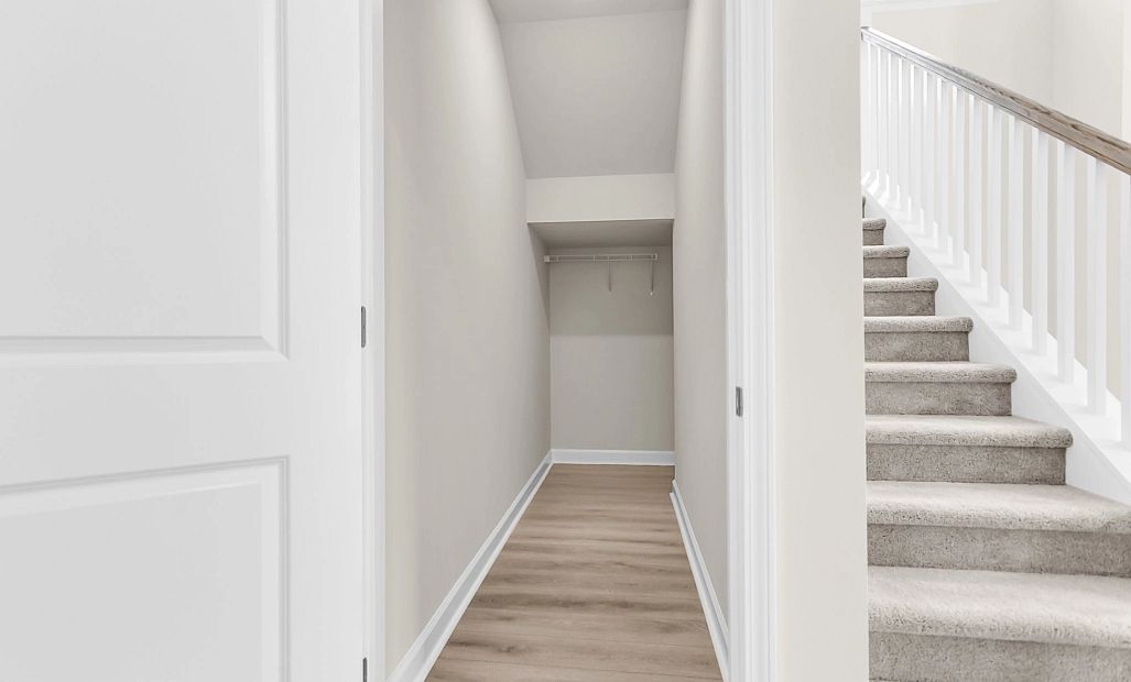 Similar Monroe floorplan with the Timeless Collection. Features and finishes may vary.