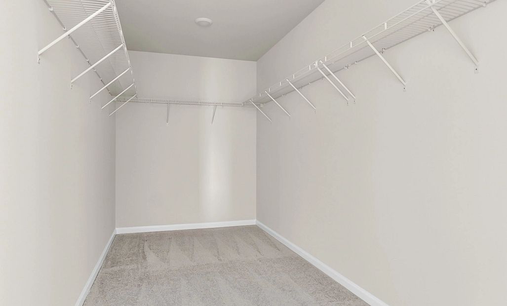 Similar Monroe floorplan with the Timeless Collection. Features and finishes may vary.