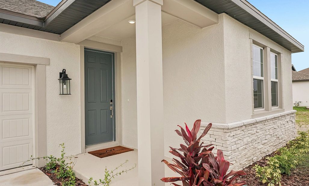 Douglas Q features a covered front porch
