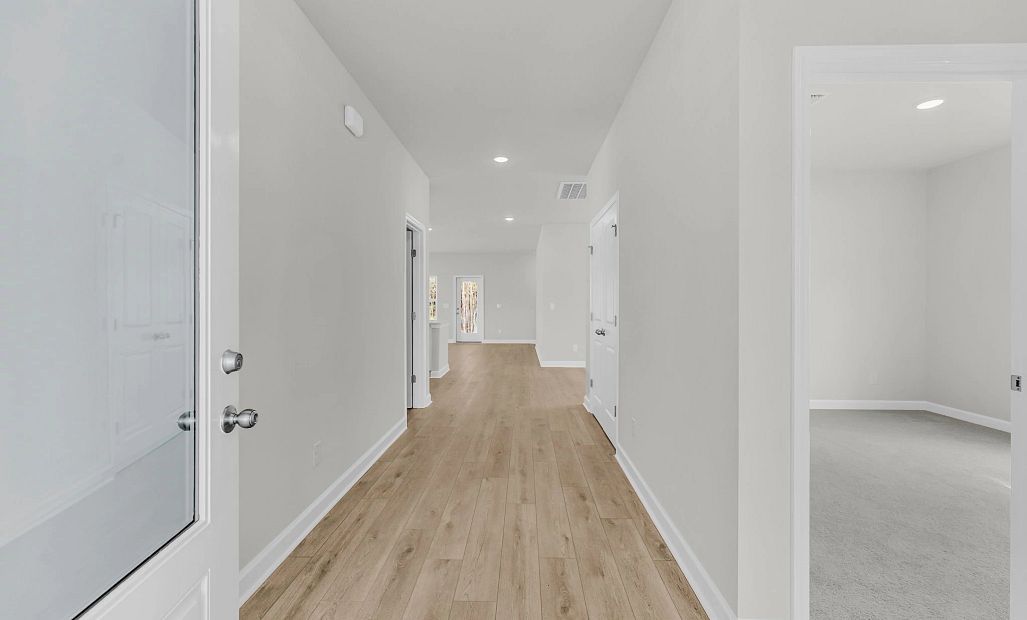 Similar McKinley floorplan with the Coastal Collection. Features and finishes may vary.