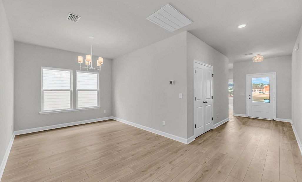 Similar McKinley floorplan with the Coastal Collection. Features and finishes may vary.