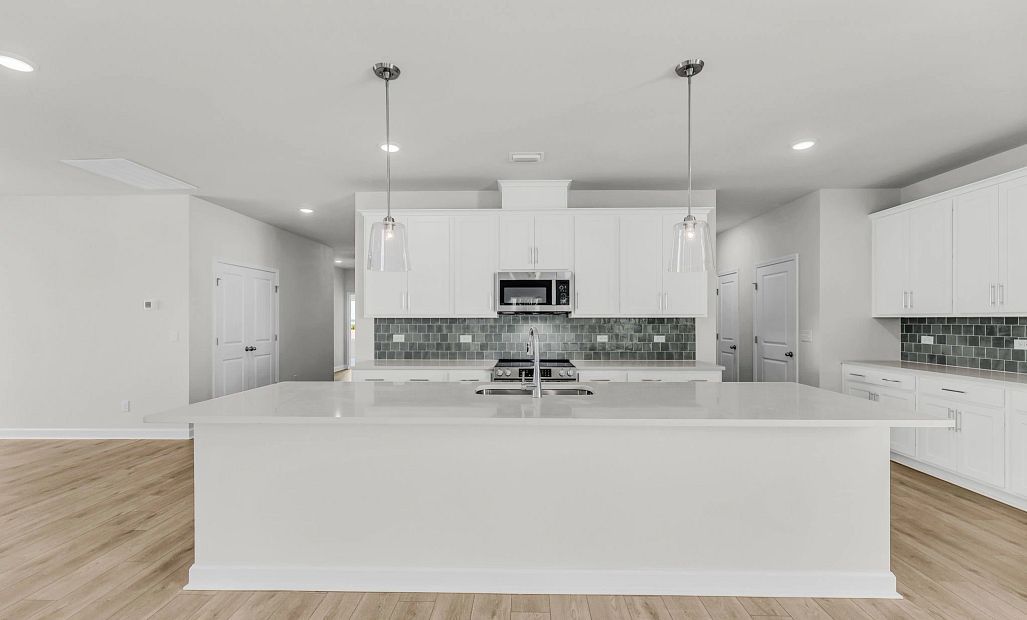 Similar McKinley floorplan with the Coastal Collection. Features and finishes may vary.