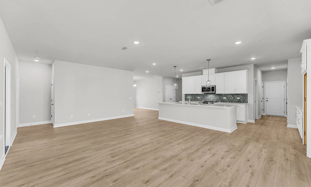 Similar McKinley floorplan with the Coastal Collection. Features and finishes may vary.