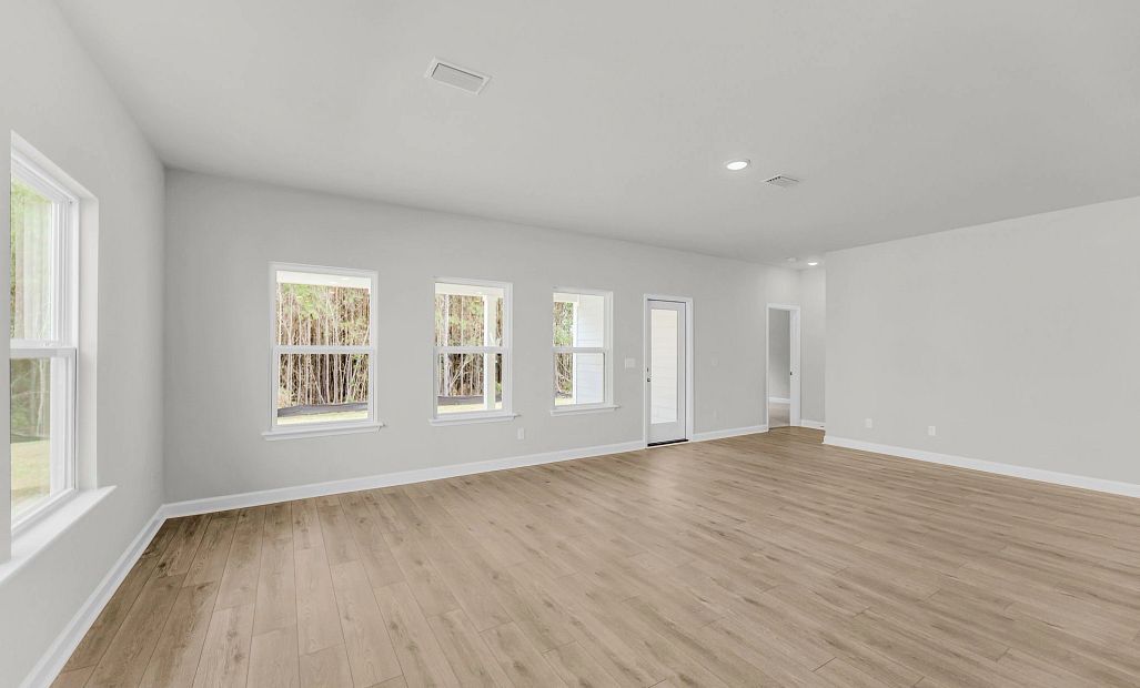 Similar McKinley floorplan with the Coastal Collection. Features and finishes may vary.