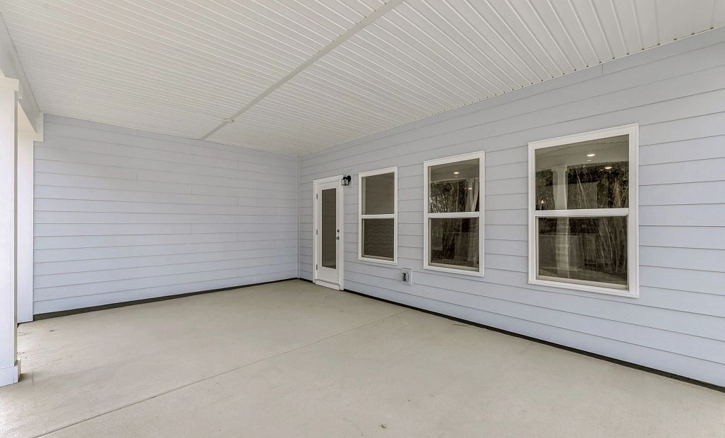 Similar McKinley floorplan with the Coastal Collection. Features and finishes may vary.