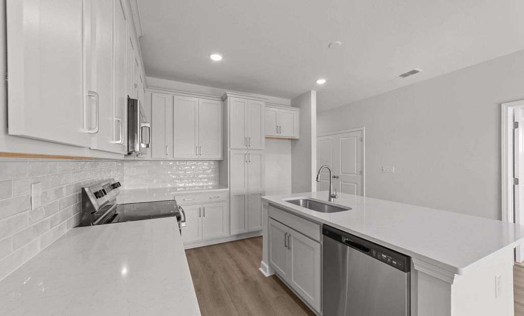 Similar Palmetto floorplan with our Milan Collection. Features and finishes vary.