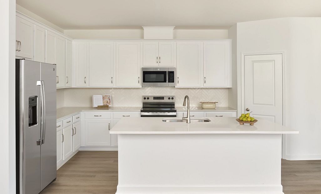 Similar Hartwell floorplan with Timeless Collection. Features and finishes may vary.