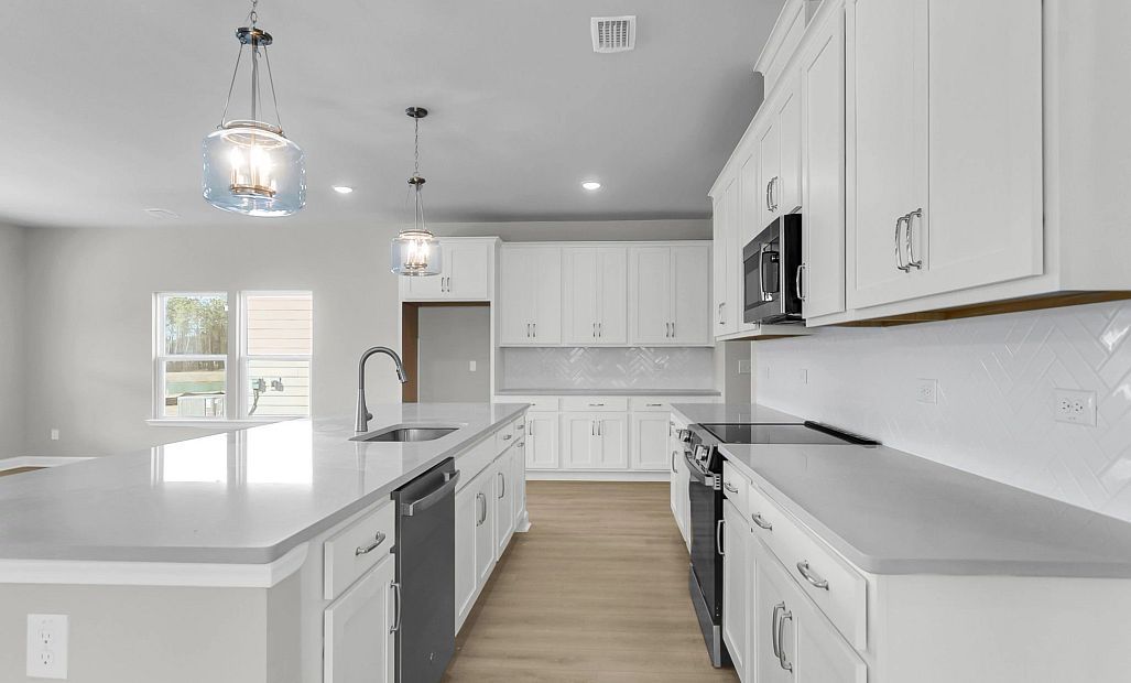 Similar McKinley floorplan with Timeless Collection. Features and finishes vary.