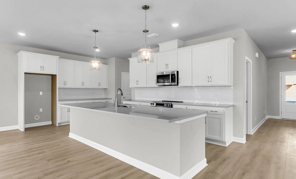 Similar McKinley floorplan with Timeless Collection. Features and finishes vary.