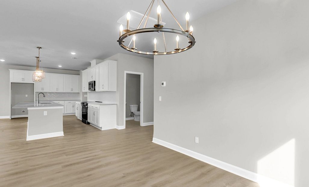 Similar McKinley floorplan with Timeless Collection. Features and finishes vary.